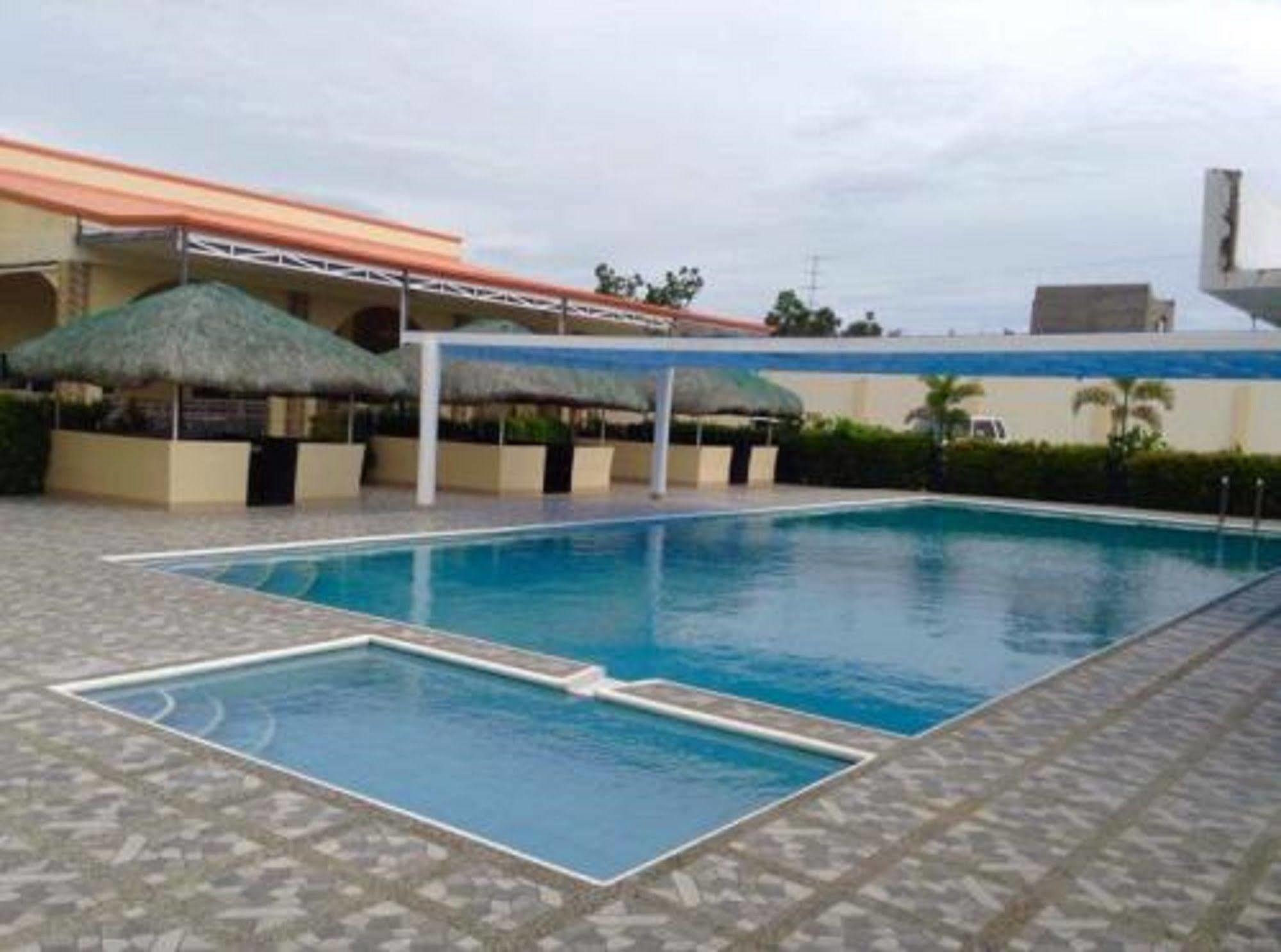 Ukl Ever Resort Hotel Laoag Exterior photo
